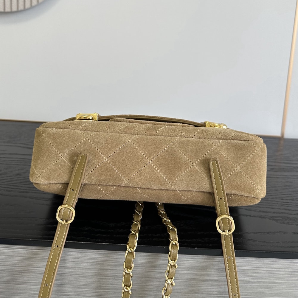 5-269.jpg CHANEL Backpack(HIGH-END GRADE)