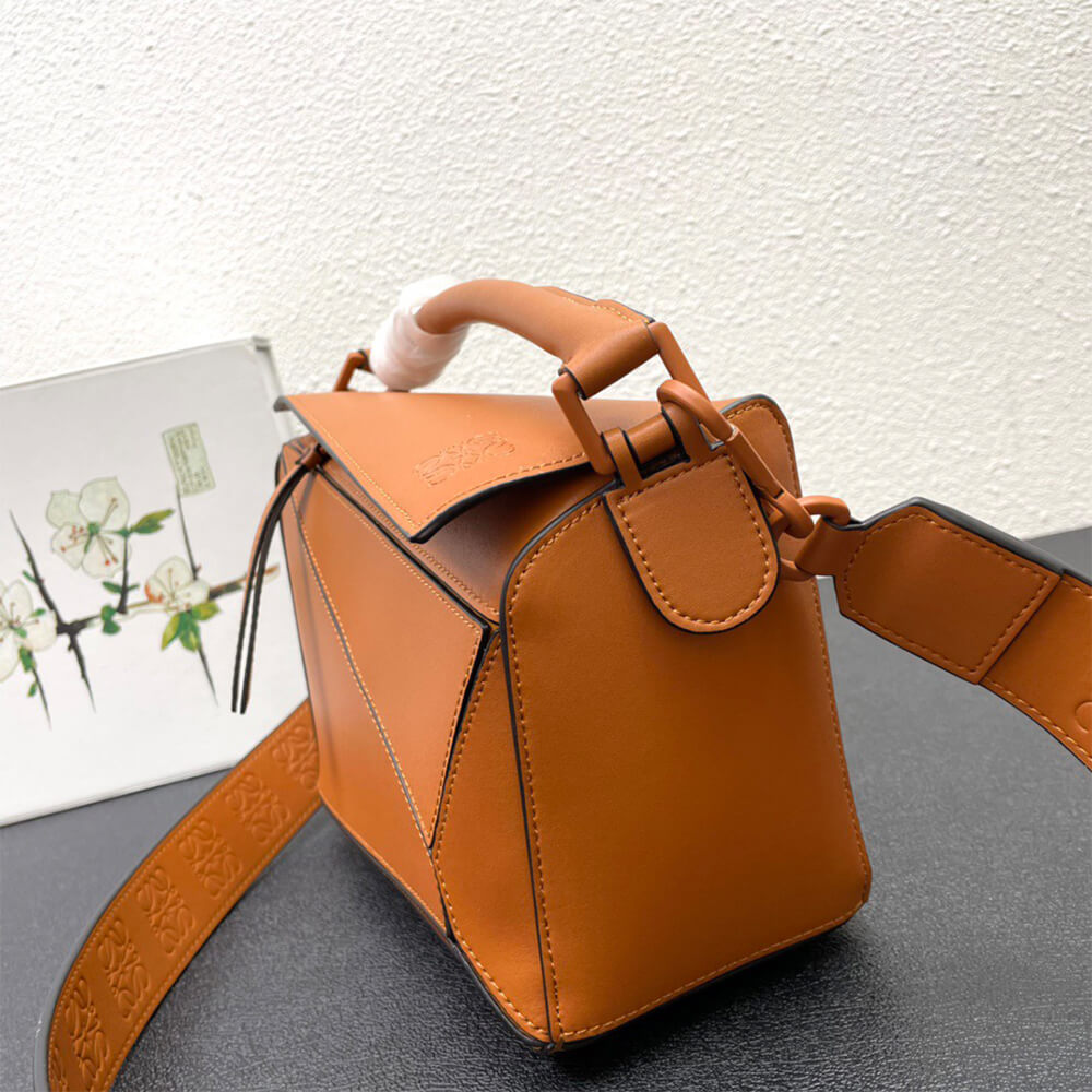 5-34.jpg LOEWE Small Puzzle Bag