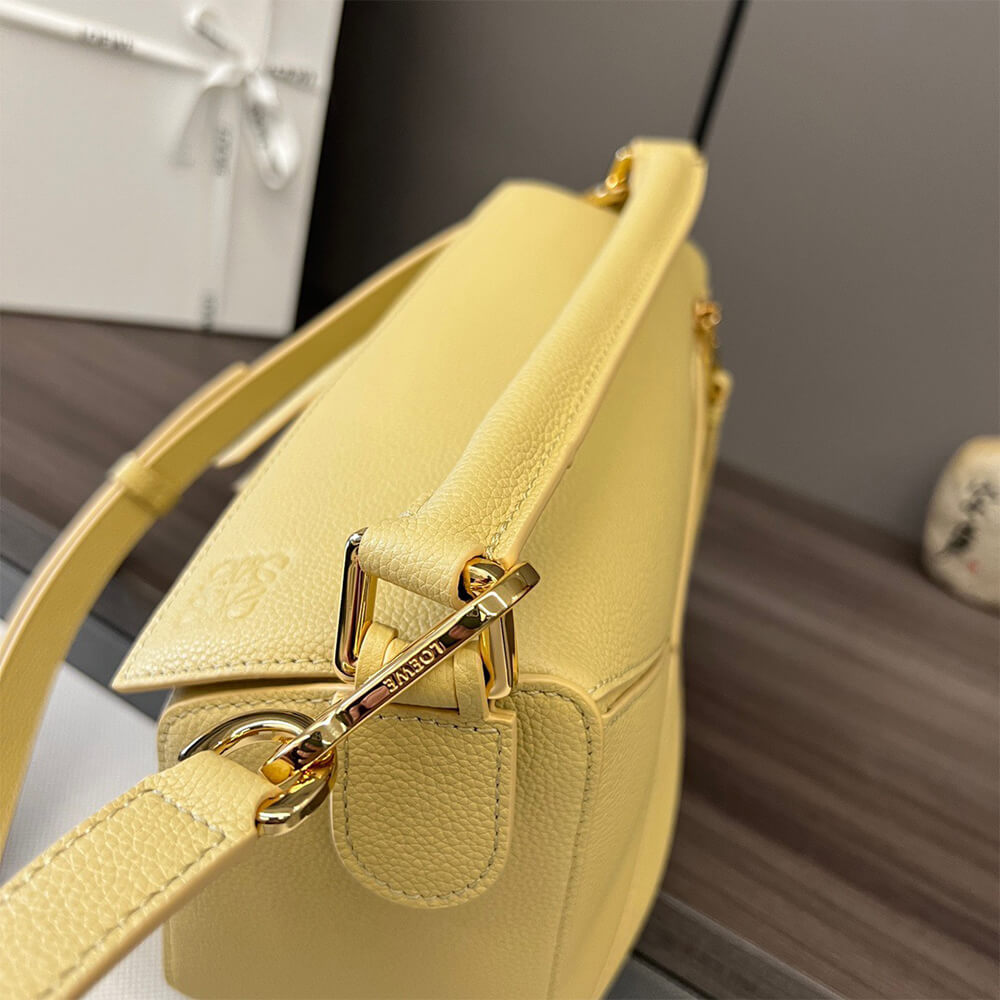 5-35-1.jpg LOEWE Small Puzzle Bag