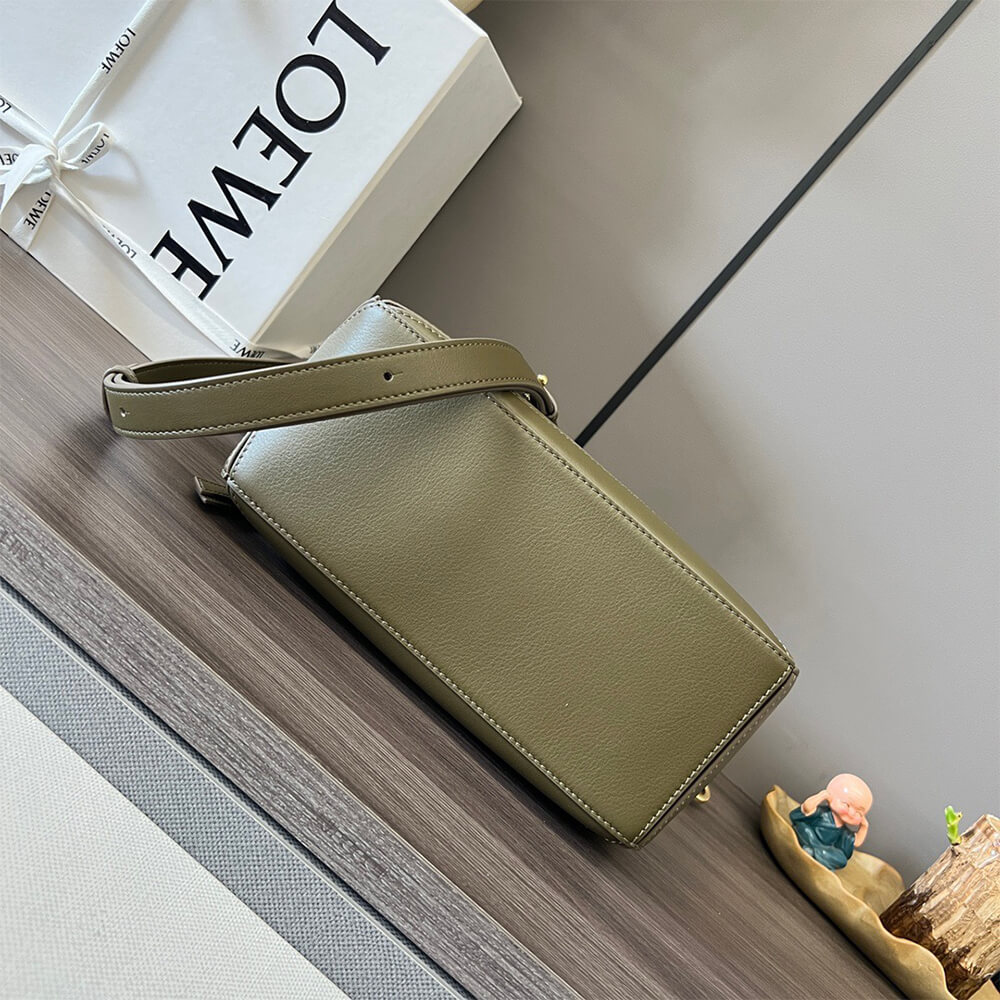 5-36.jpg LOEWE Small Puzzle Bag