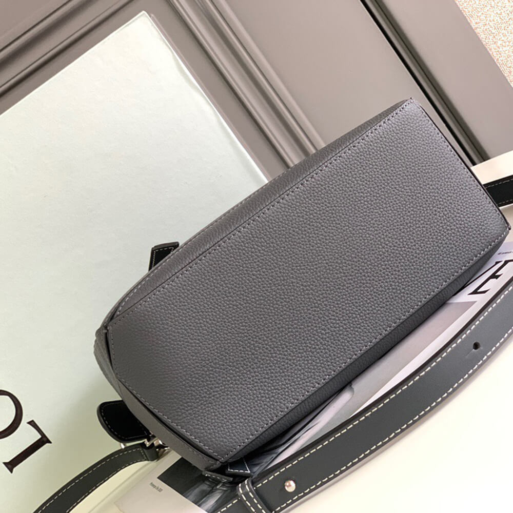 5-37.jpg LOEWE Small Puzzle Bag