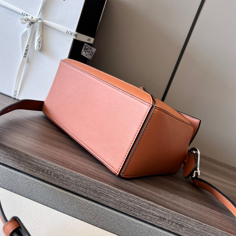 5-38.jpg LOEWE Small Puzzle Bag