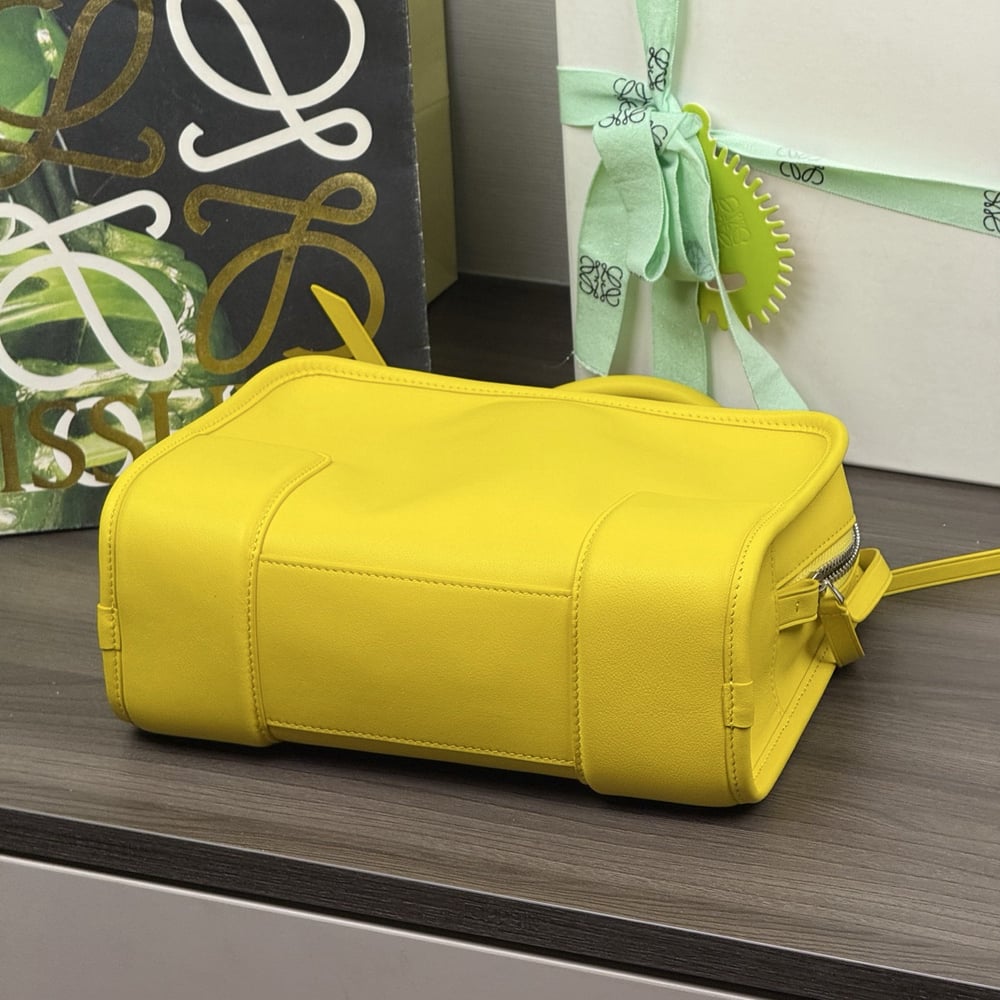 5-385.jpg Loewe Small Amazona 180 bag in soft calfskin(HIGH-END GRADE)