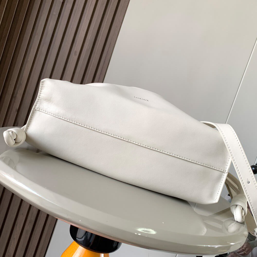 5-439.jpg LOEWE Medium Flamenco clutch in nappa calfskin(HIGH-END GRADE)