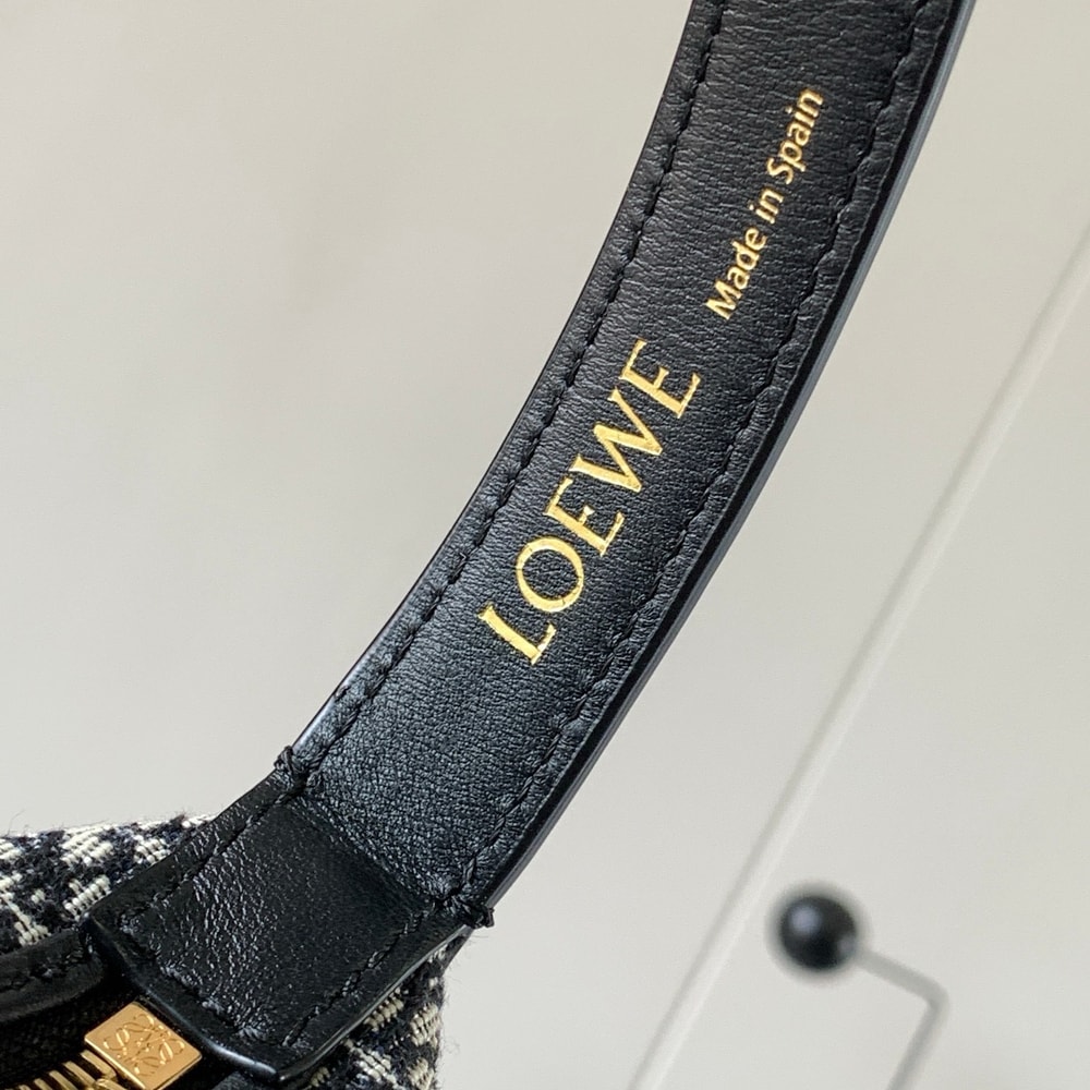 6-137.jpg LOEWE Jacquard Anagram Calfskin Small Cubi Bag(HIGH-END GRADE)