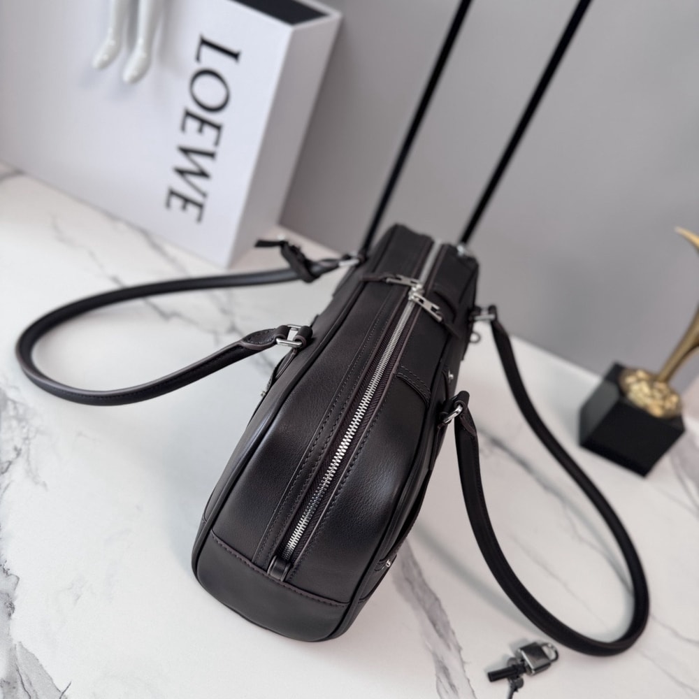6-141.jpg LOEWE Medium Amazona 31 cropped bag in shiny calfskin(HIGH-END GRADE)