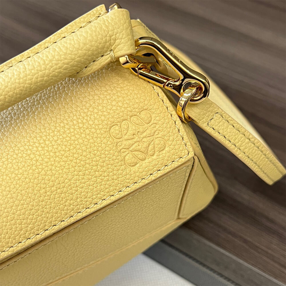6-19.jpg LOEWE Mini Puzzle bag