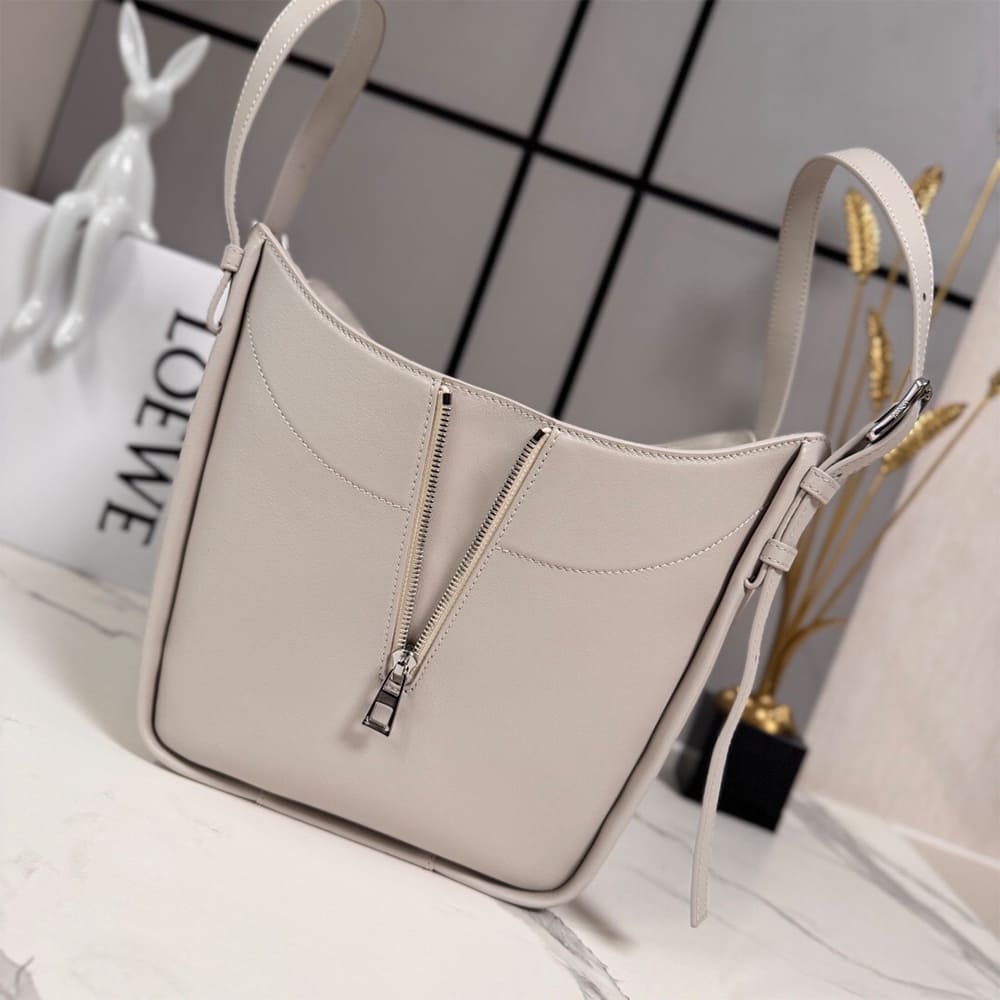 6-217.jpg LOEWE Hammock Flip bag in classic calfskin(HIGH-END GRADE)