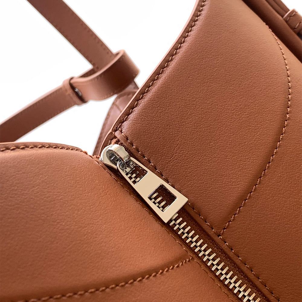 6-219.jpg LOEWE Hammock Flip bag in classic calfskin(HIGH-END GRADE)