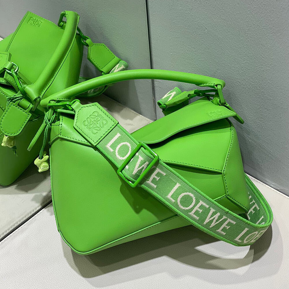 6-33.jpg LOEWE Small Puzzle Bag