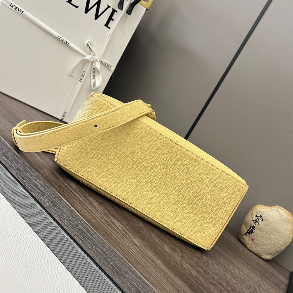 6-35-1.jpg LOEWE Small Puzzle Bag