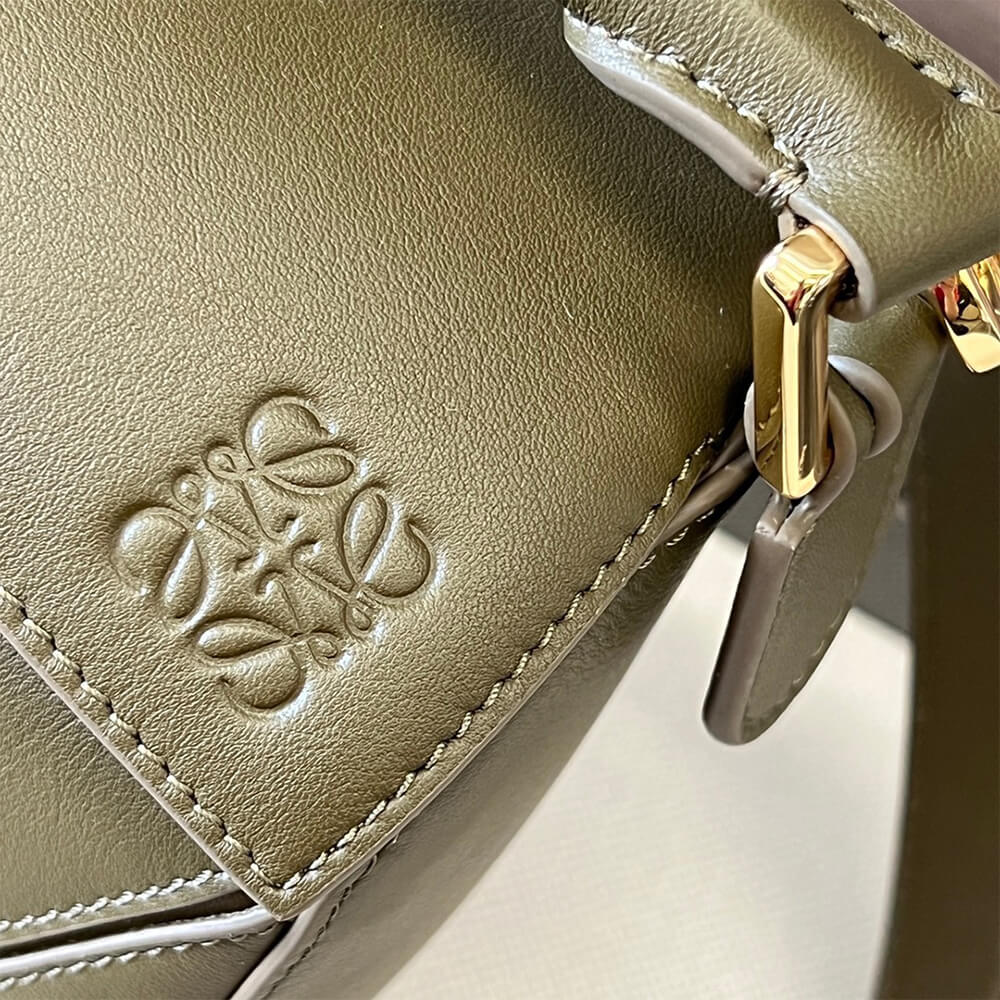 6-36.jpg LOEWE Small Puzzle Bag
