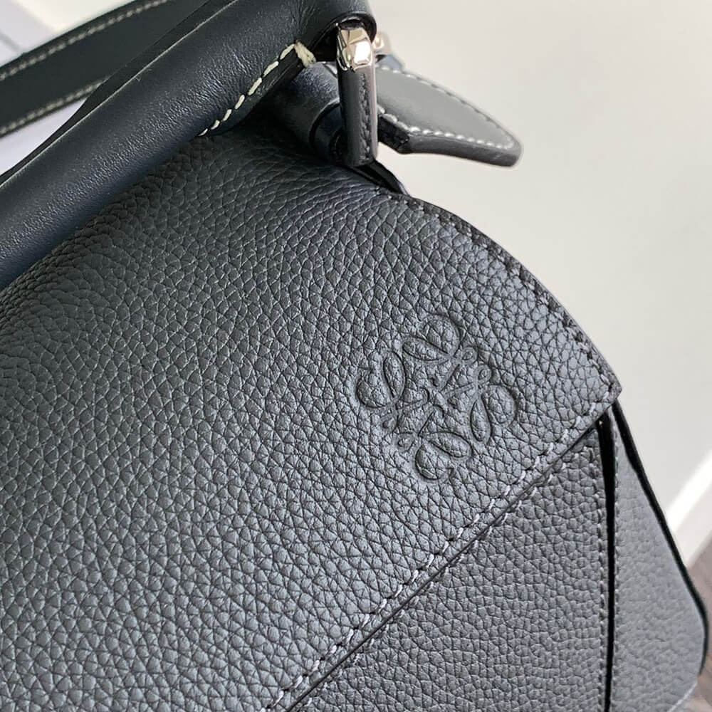 6-37.jpg LOEWE Small Puzzle Bag