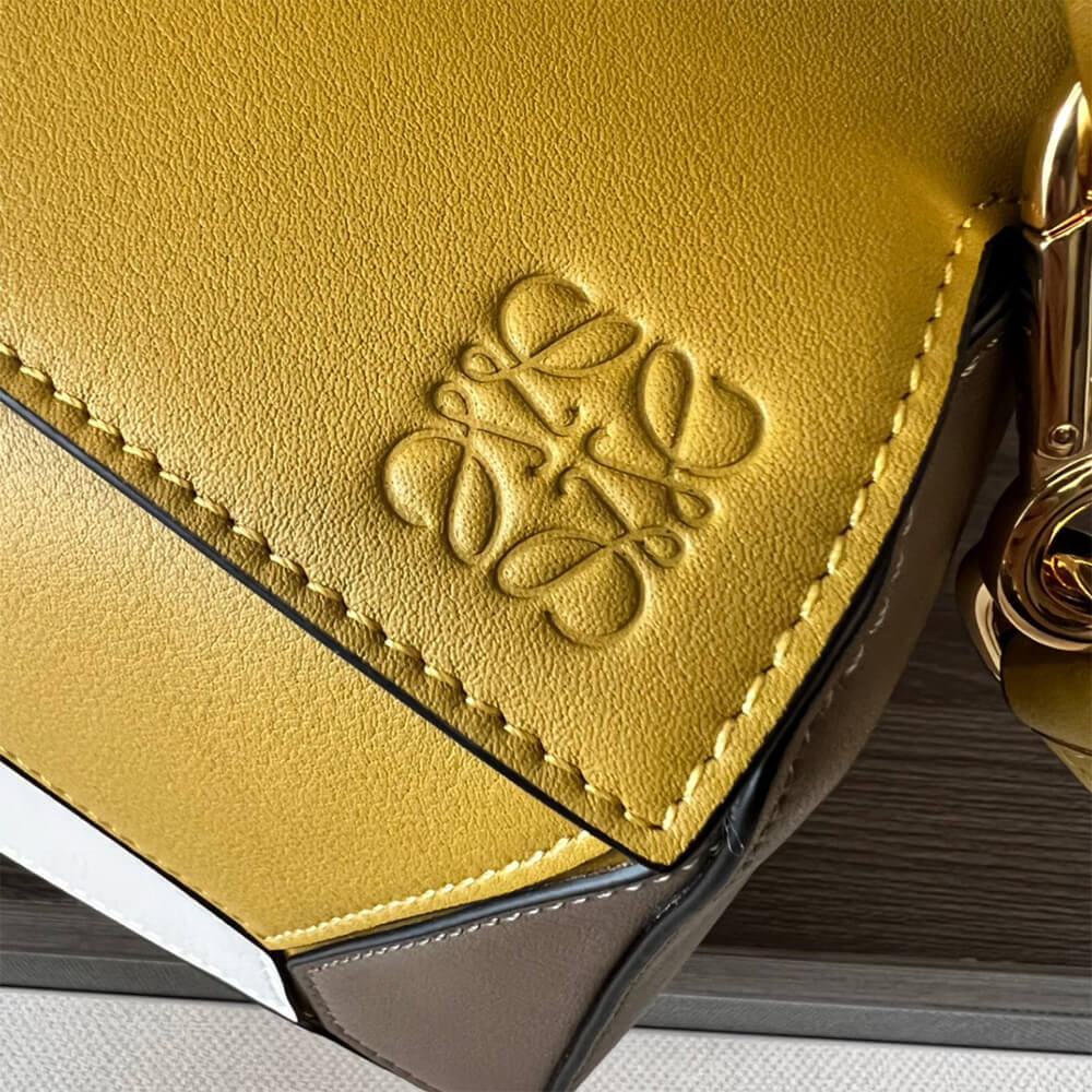 6-44-1.jpg LOEWE Small Puzzle Bag