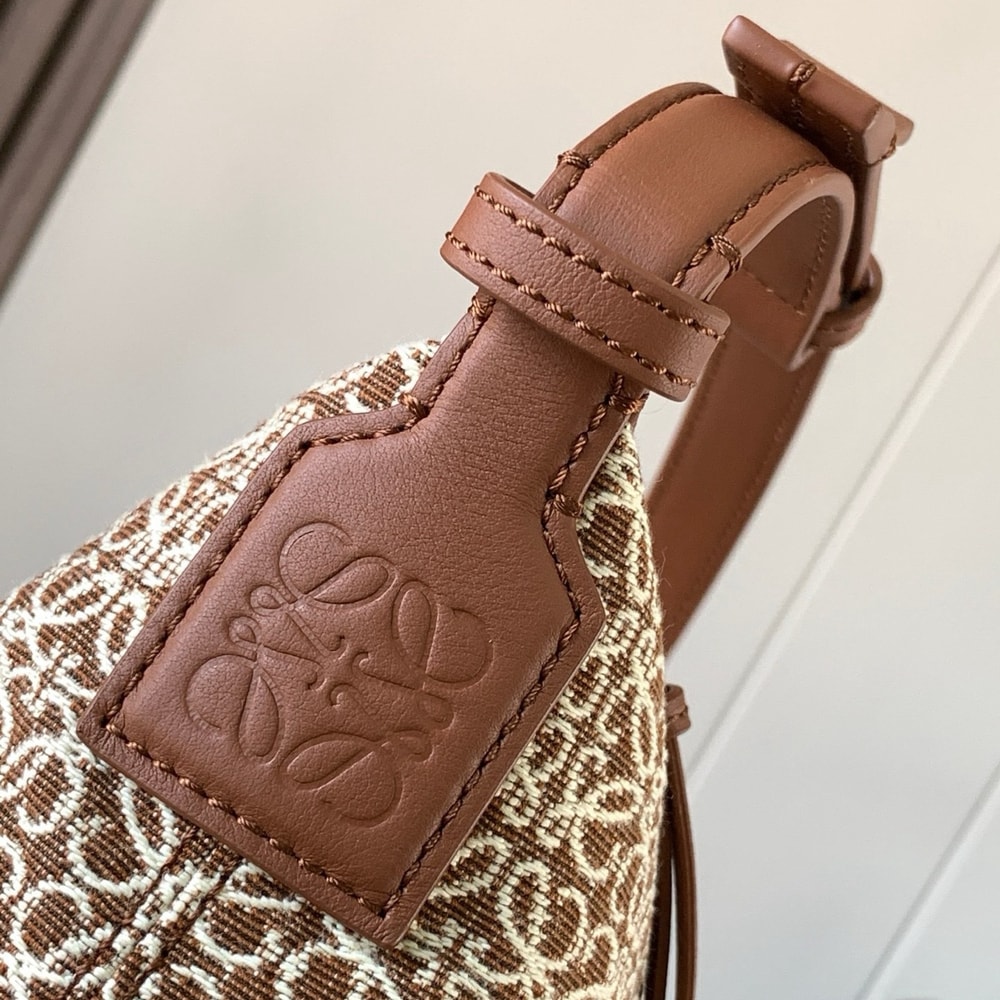 7-139.jpg LOEWE Jacquard Anagram Calfskin Small Cubi Bag(HIGH-END GRADE)