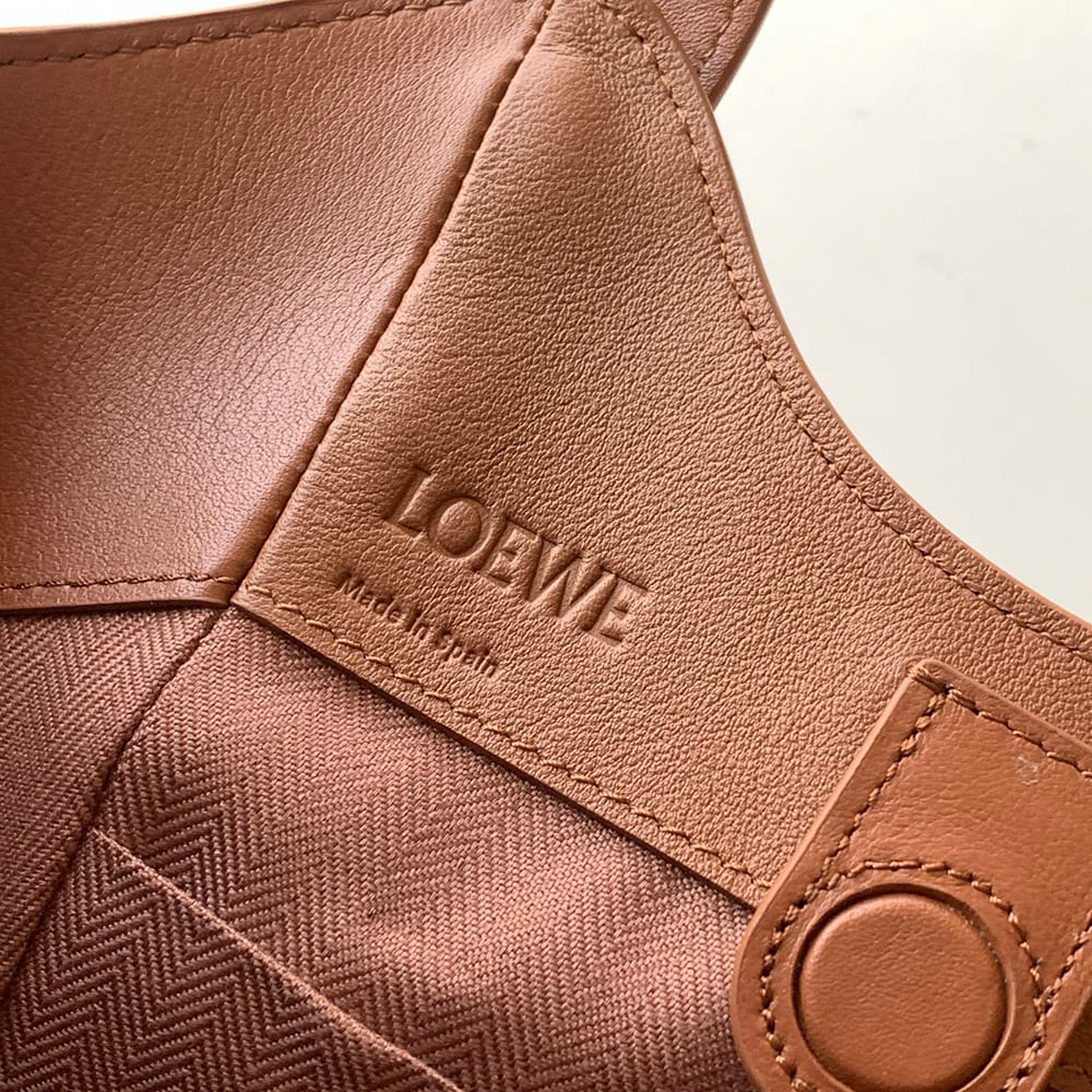 7-219.jpg LOEWE Hammock Flip bag in classic calfskin(HIGH-END GRADE)