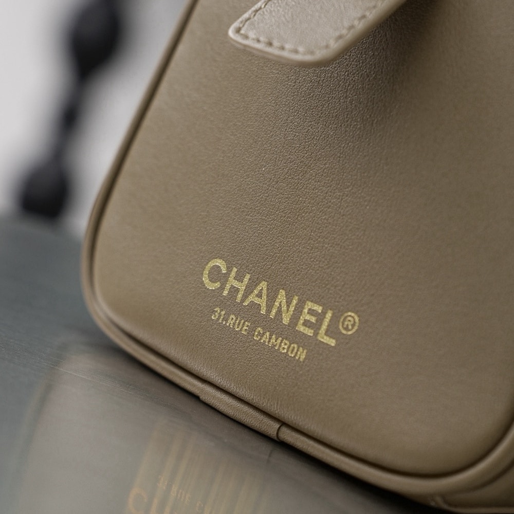 7-259.jpg CHANEL Large Bowling Bag(HIGH-END GRADE)