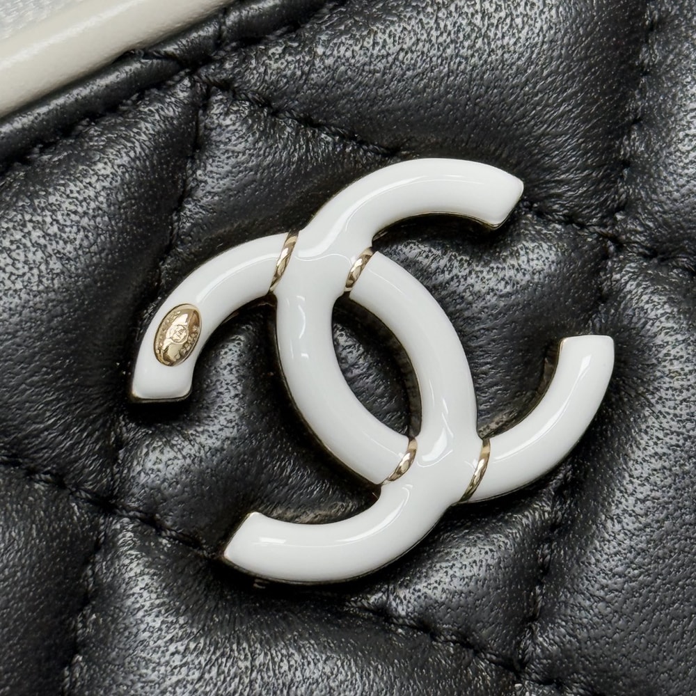 7-278.jpg CHANEL Vanity Case(HIGH-END GRADE)