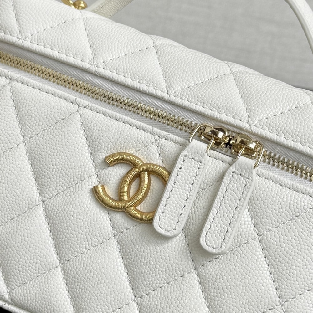 7-281.jpg CHANEL Vanity Case(HIGH-END GRADE)