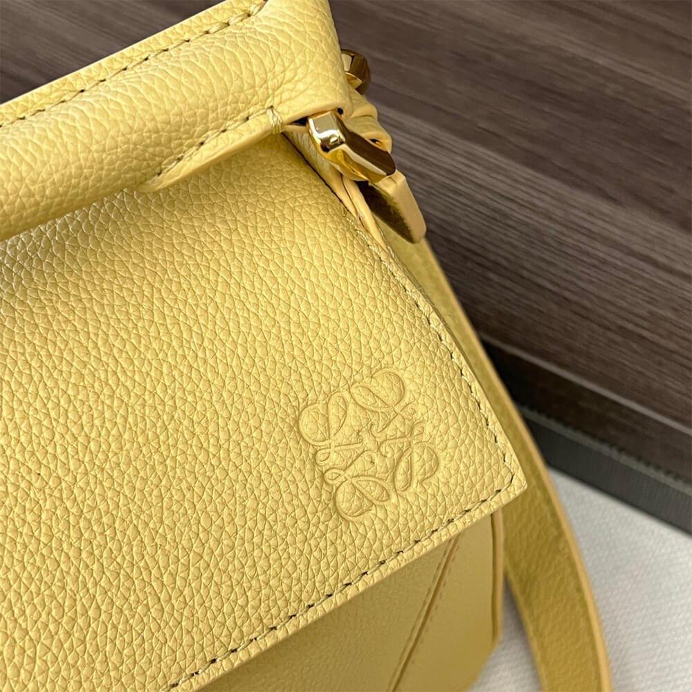 7-35-1.jpg LOEWE Small Puzzle Bag
