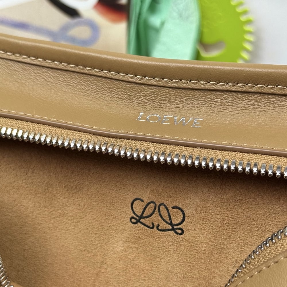 7-378.jpg Loewe Small Amazona 180 bag in soft calfskin(HIGH-END GRADE)