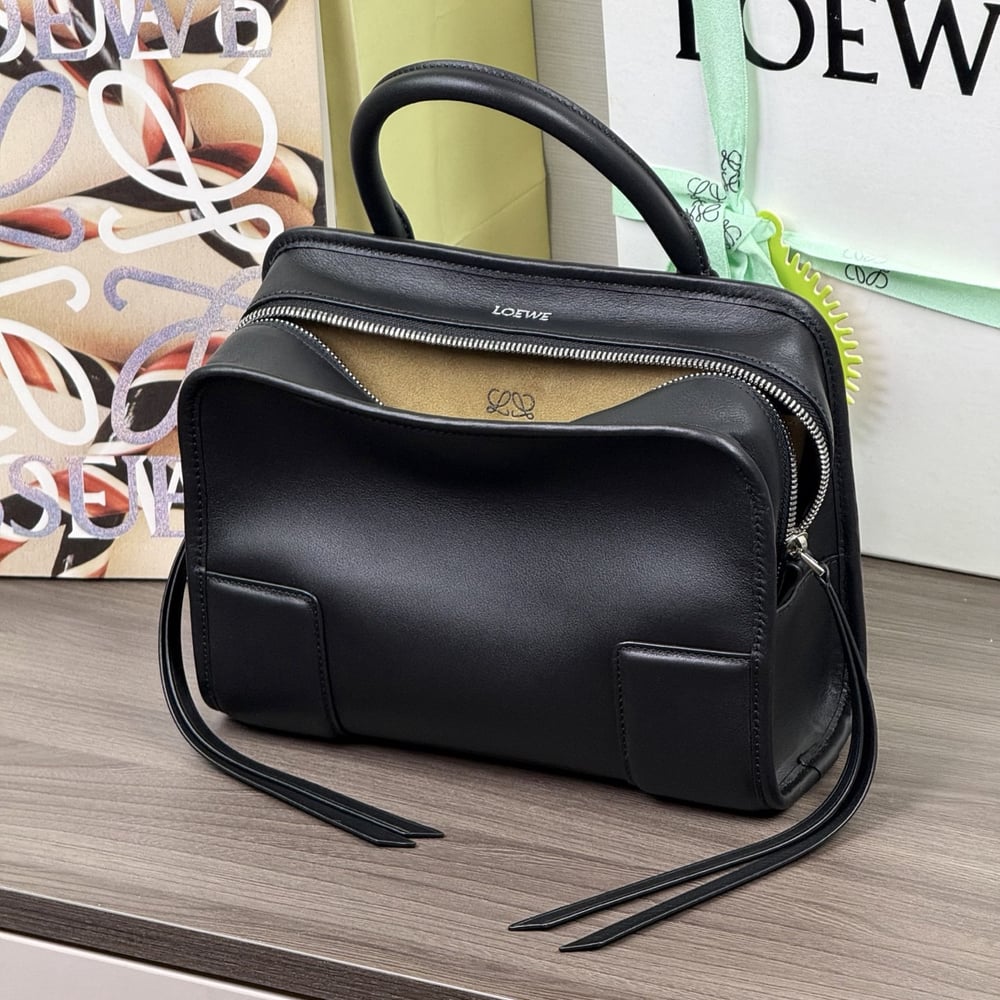 7-381.jpg Loewe Small Amazona 180 bag in soft calfskin(HIGH-END GRADE)