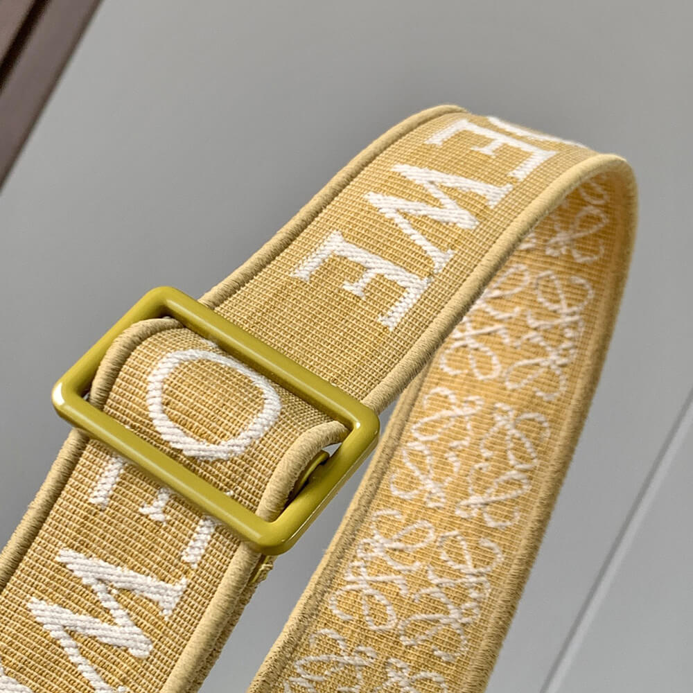 7-66-1.jpg LOEWE Small Puzzle Bag