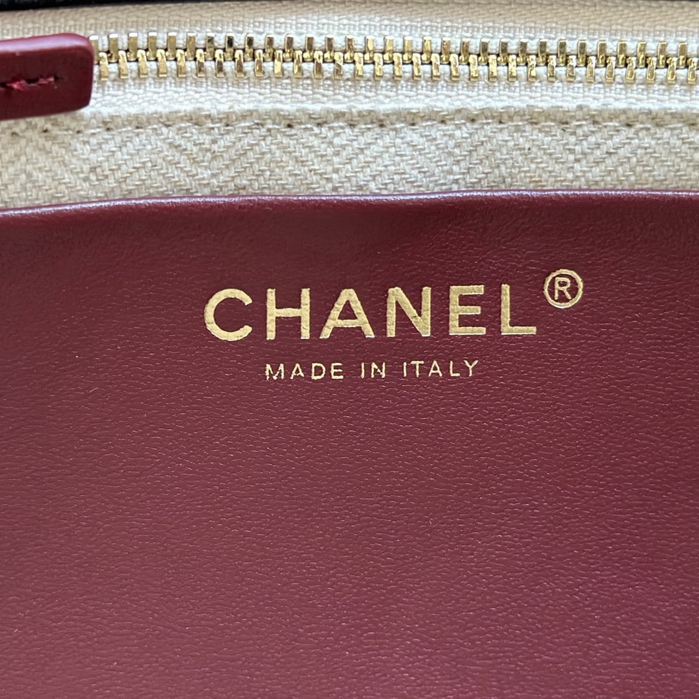 8-218.jpg CHANEL Backpack(HIGH-END GRADE)