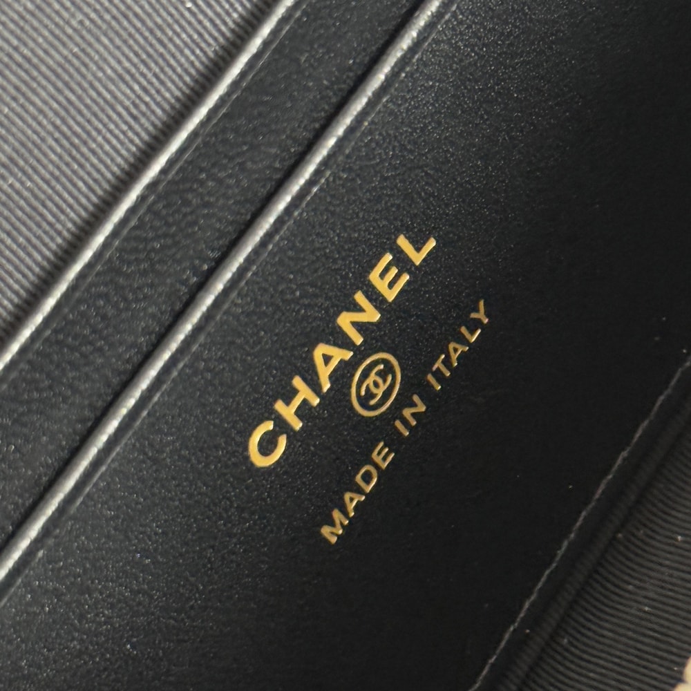 8-227.jpg CHANEL Vanity Case(HIGH-END GRADE)