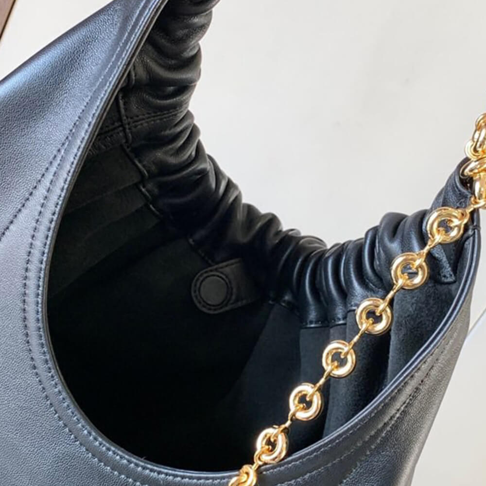 8-34-1.jpg Loewe Medium Squeeze bag in nappa lambskin