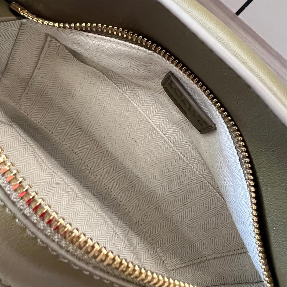 8-34-2.jpg LOEWE Small Puzzle Bag