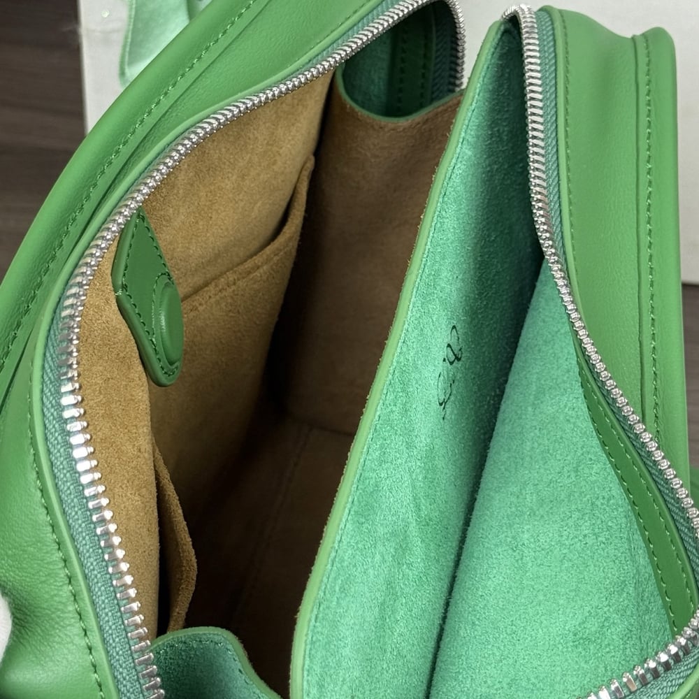 8-341.jpg Loewe Small Amazona 180 bag in soft calfskin(HIGH-END GRADE)