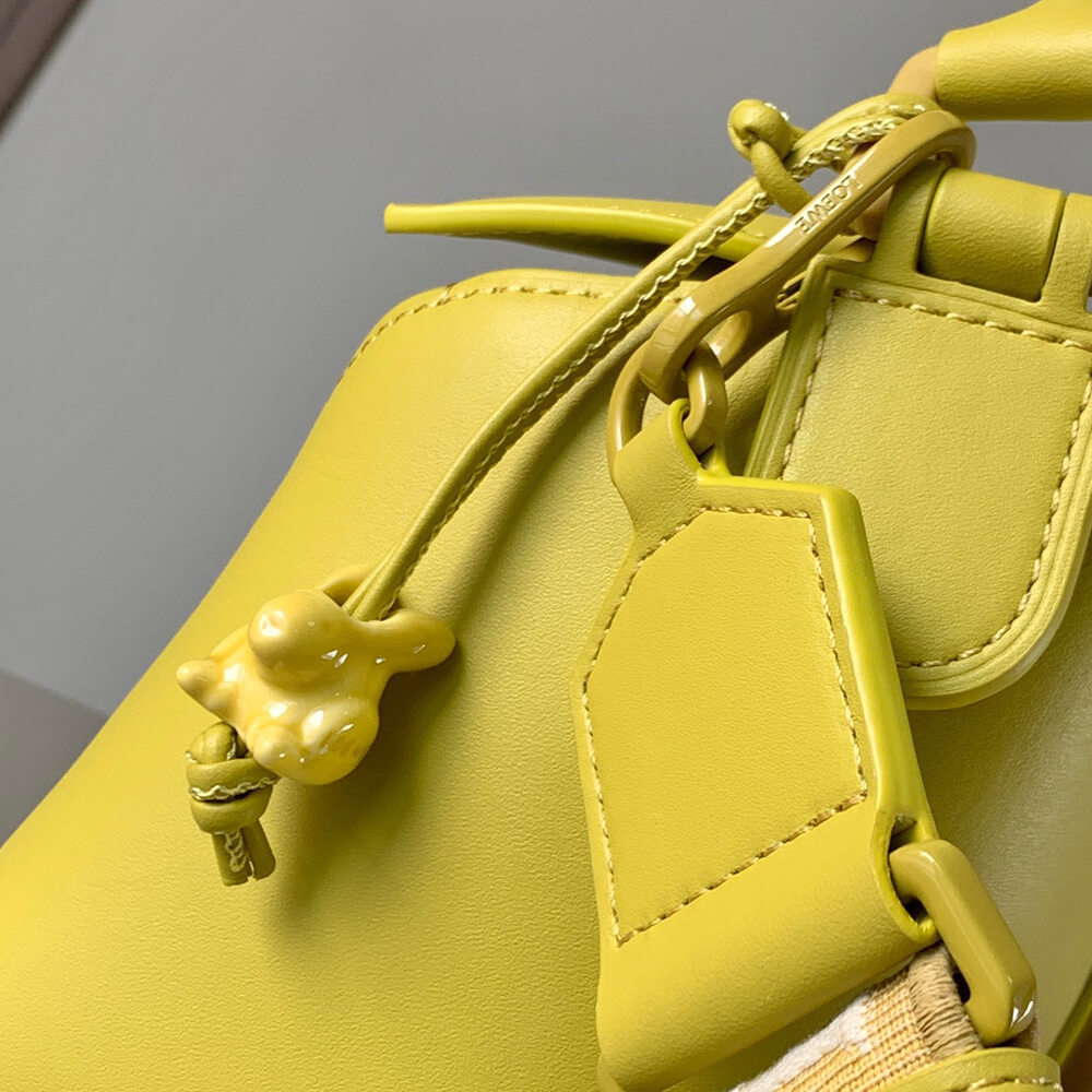8-64.jpg LOEWE Small Puzzle Bag