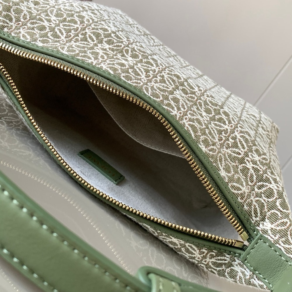 9-54.jpg LOEWE Jacquard Anagram Calfskin Small Cubi Bag(HIGH-END GRADE)
